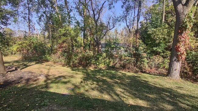 Building Photo - 3266 Ravenwood Ave