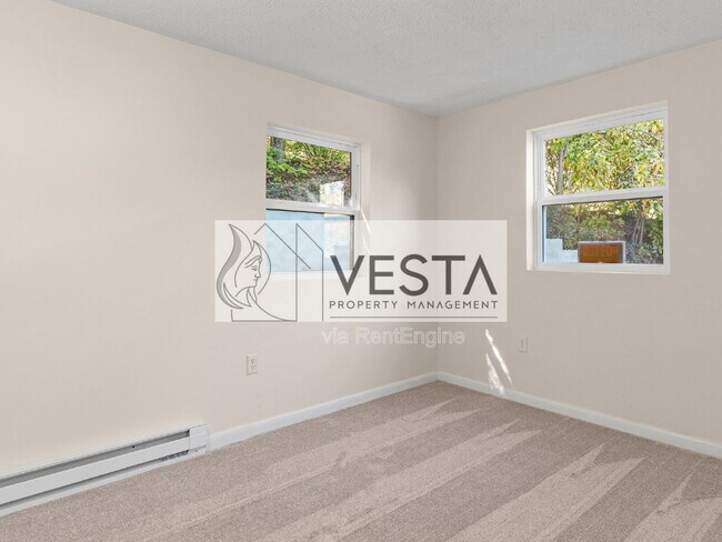 Building Photo - 78 Old Oak Hill Rd