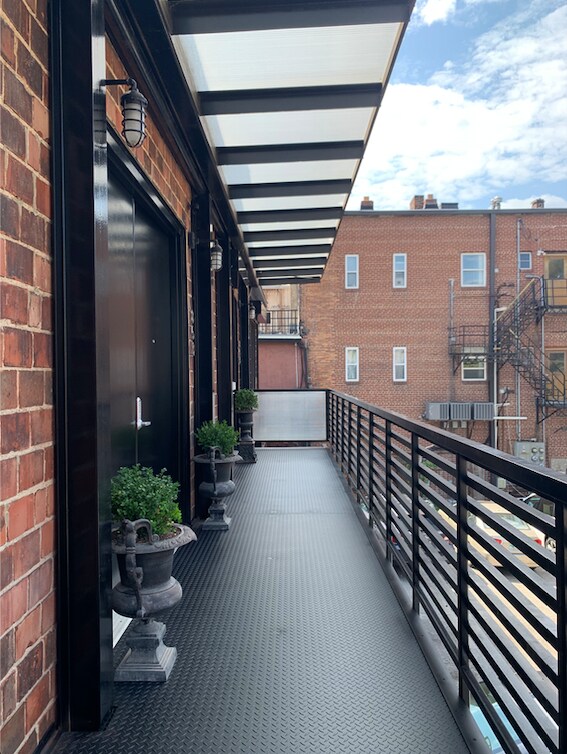 Building Photo - 855 N Pearl St