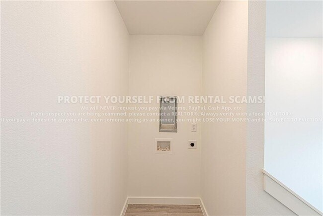 Building Photo - 621 St Charles Pl