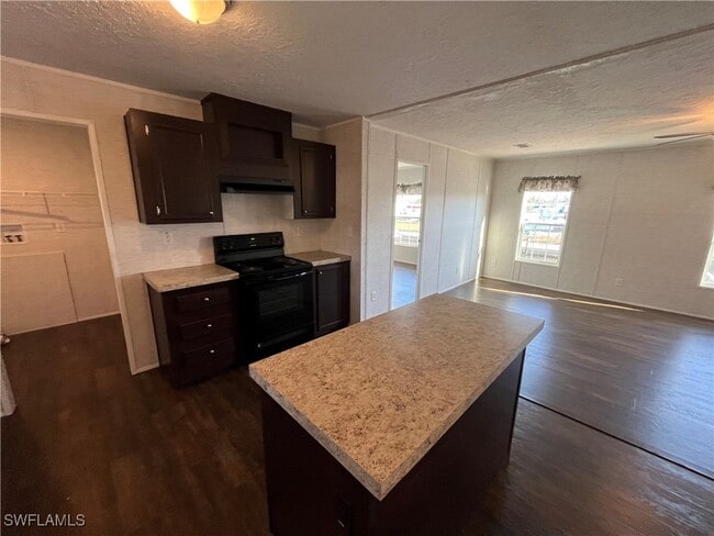 Building Photo - 5109 Flamingo Dr