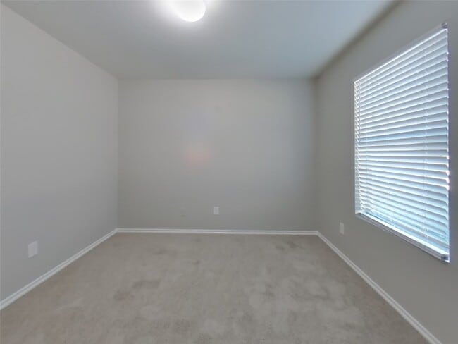 Building Photo - 814 Lightningbug Ln