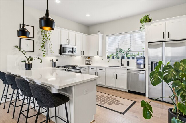 Building Photo - 4905 Avenue J Ave