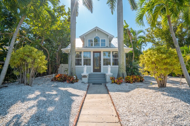 Building Photo - 3310 E Maritana Dr