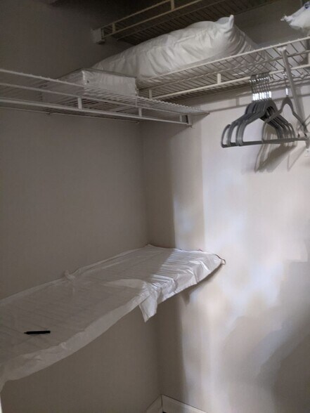 Building Photo - 2713 Fort Baker Dr SE