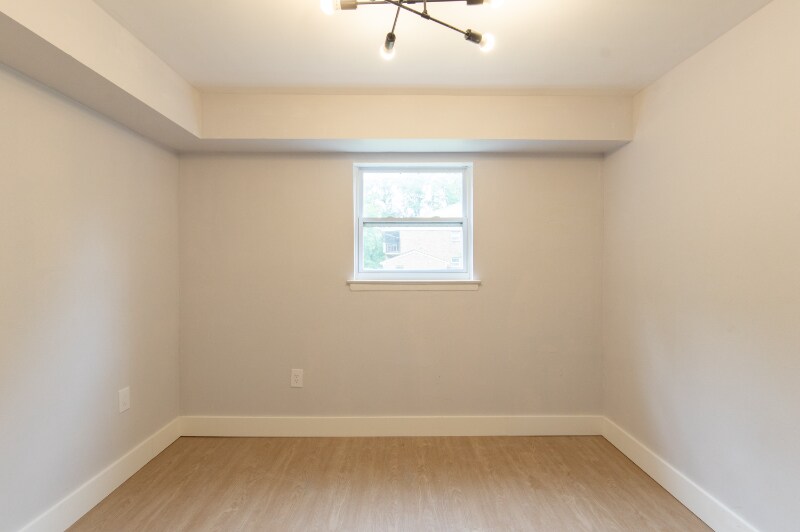 Building Photo - 1903 Country Ln