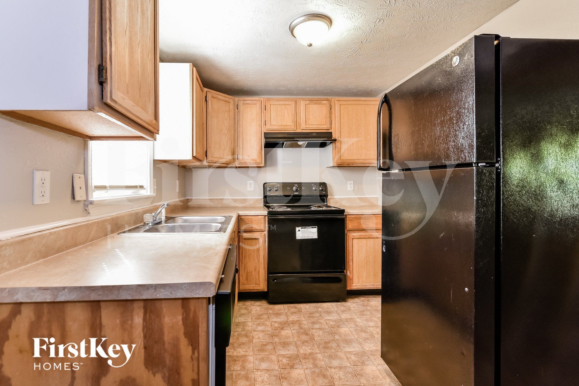 Building Photo - 2229 W 58th St