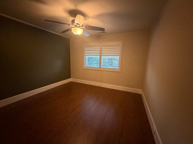 Building Photo - Gorgeous 3-Bedroom House in Gold River with pool