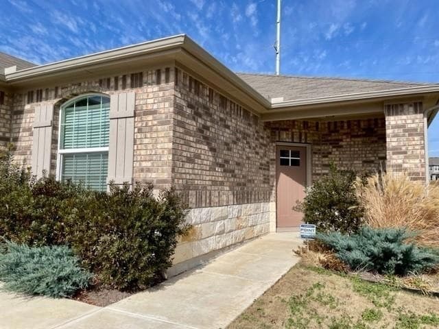 Building Photo - 505 Naset Dr