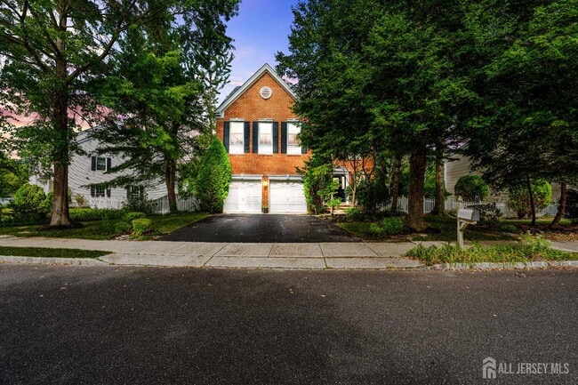 Building Photo - 46 Marion Dr
