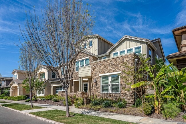 Building Photo - Altair Mansion, 24 Hour Guarded, 5Bed|6bath, Nearly 5000sqf