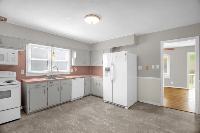 Building Photo - Cute 3 bedroom, 1 bathroom in High Point
