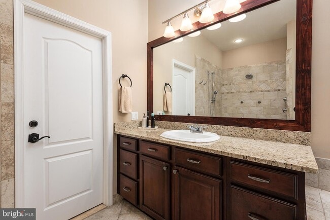 Building Photo - 2620 Love Point Rd