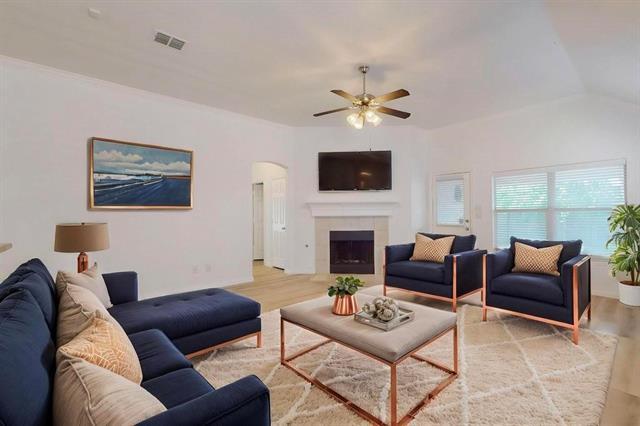 Building Photo - 1720 Bluebird Dr