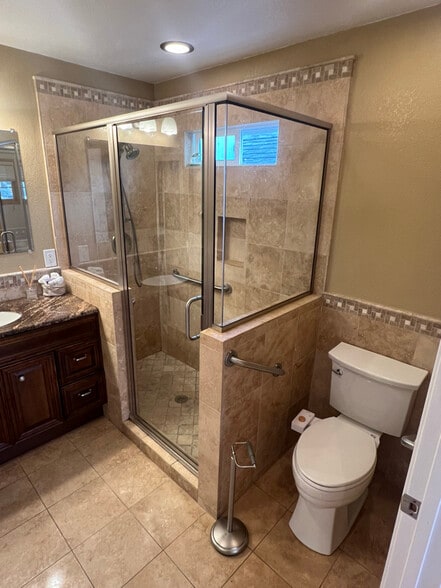 Building Photo - 451 Dale Rd