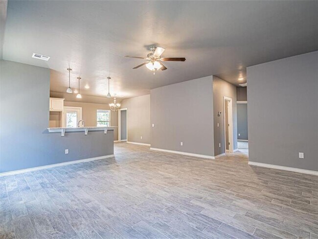 Building Photo - 409 Grove St