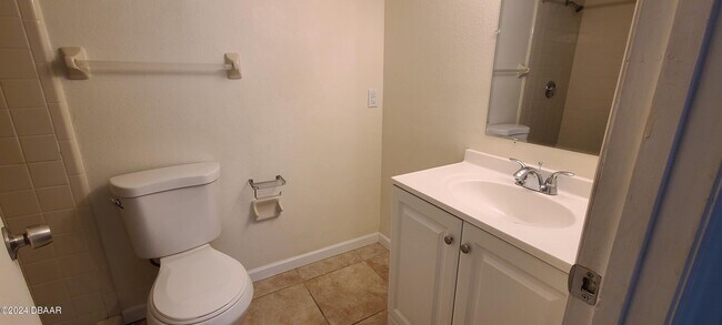 Building Photo - 1030 4th St