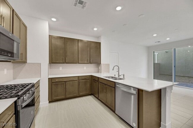 Building Photo - 2770 Alfena Pl