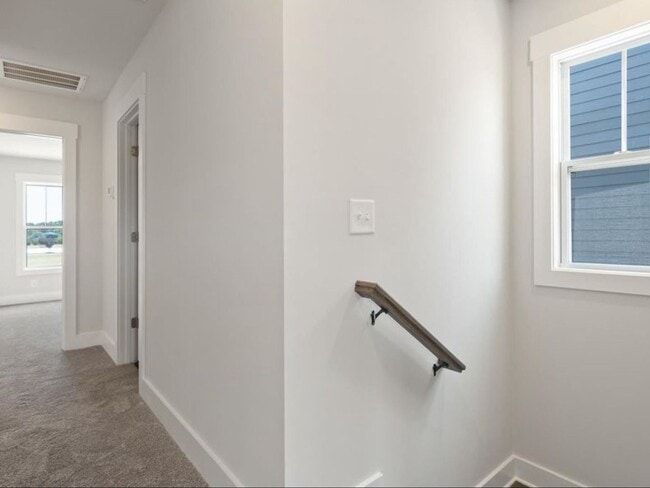 Building Photo - 4 Bedroom Townhome in Spartanburg