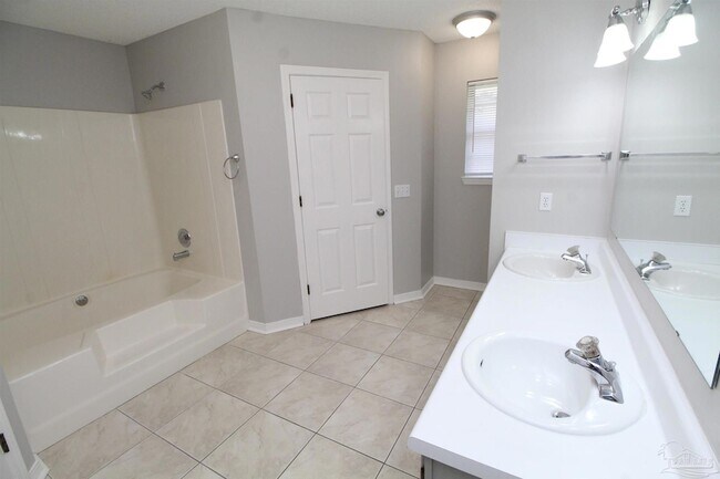 Building Photo - 1713 Cahaba Cir