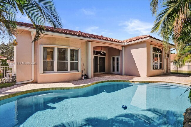 Building Photo - 345 SW 188th Ave