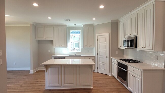 Building Photo - Brand New home in Woodstock Park!