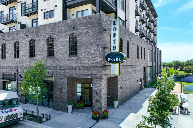 Entrance - Pearl Lofts