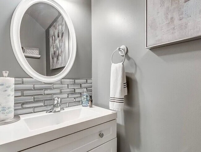 Building Photo - Cozy & Spacious 3BR Townhome in Atlanta