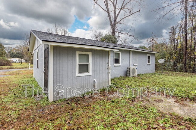 Building Photo - 209 Testament Ln