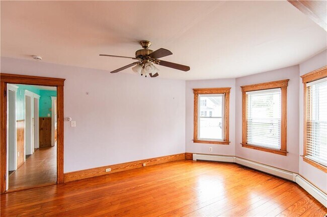 Building Photo - 455 Child St