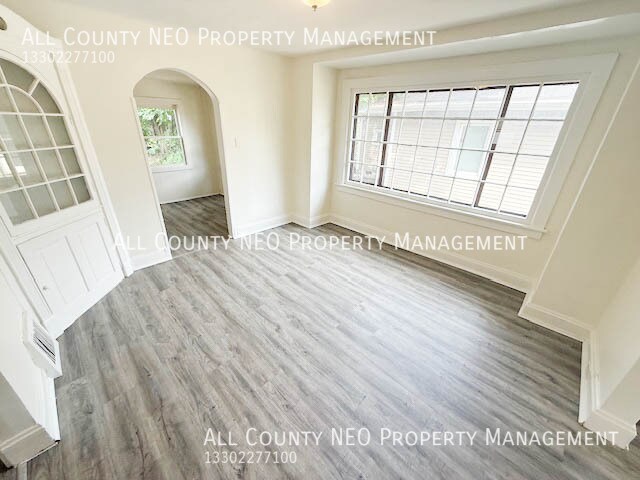 Building Photo - 897 McKinley Ave