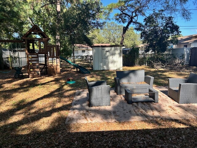 Building Photo - St Petersburg, 2/1 SFH Fenced yard
