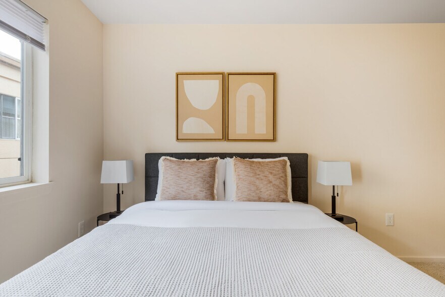 Building Photo - 938 110th Ave NE