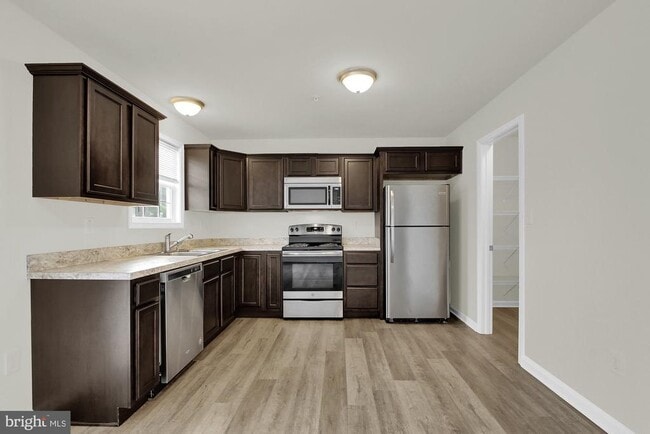 Building Photo - 10-30 Millrace Ct