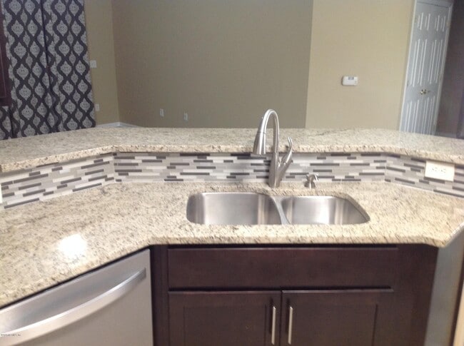 Building Photo - 785 Oakleaf Plantation Pkwy