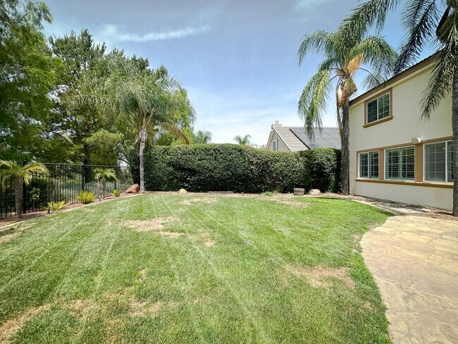 Building Photo - 32920 Northshire Cir