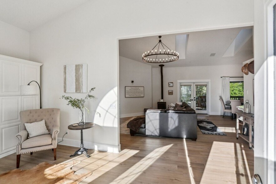 Building Photo - 19609 NW 9th Ct