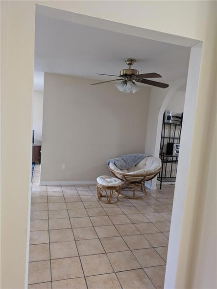 Building Photo - 226 Sharon Dr