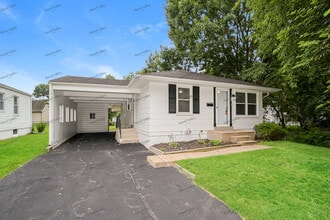 Building Photo - 2 Wescott Dr
