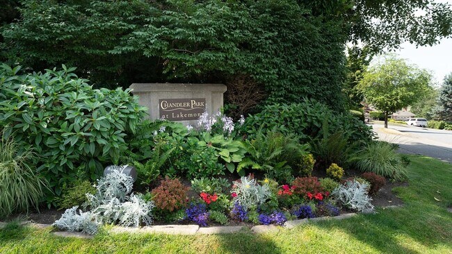 Building Photo - 4Bd/2.5Ba Bellevue House