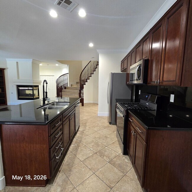 Building Photo - Gorgeous Home For Rent