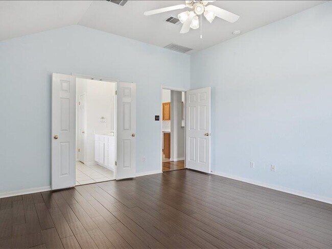 Building Photo - 1500 Ashberry Trail
