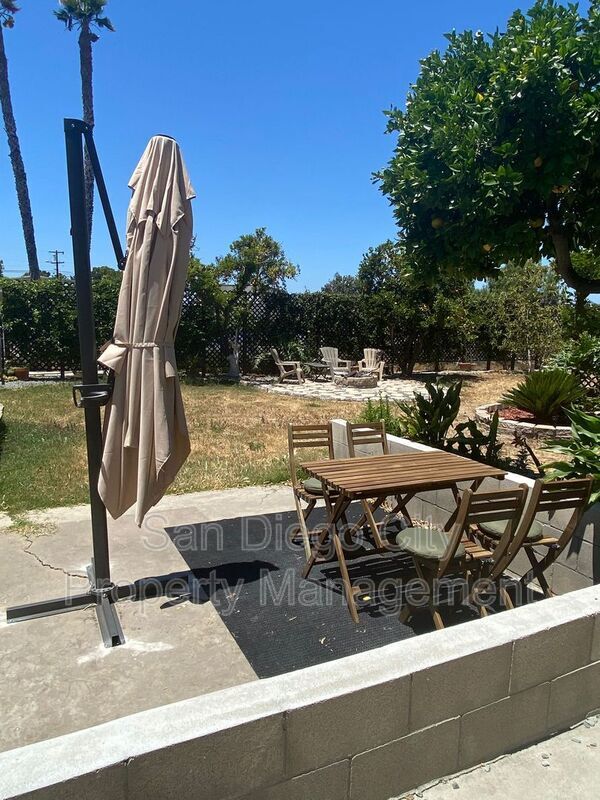 Building Photo - 5442 San Onofre Terrace