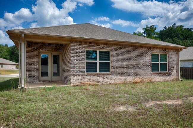 Building Photo - 102 High Leaf Dr