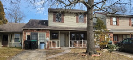 Building Photo - Spacious 3 Bedroom 2.5 Bath Townhome for RENT