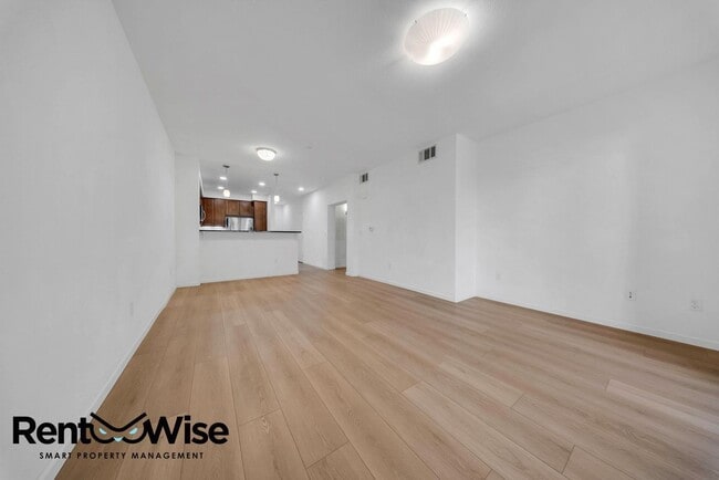 Building Photo - 1388 Broadway