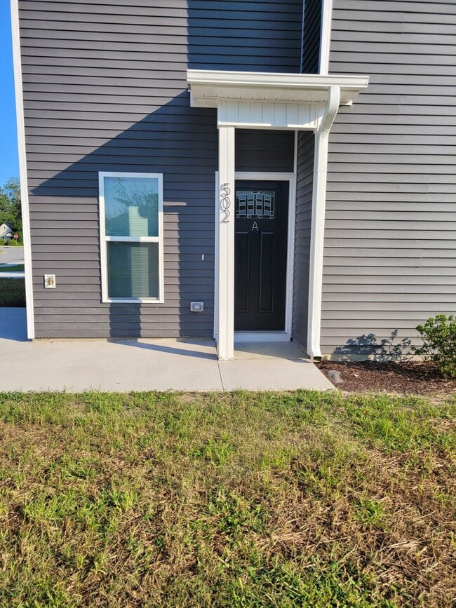 Primary Photo - 2 Bedroom, 2.5 Bath Modern Duplex - Walkin...