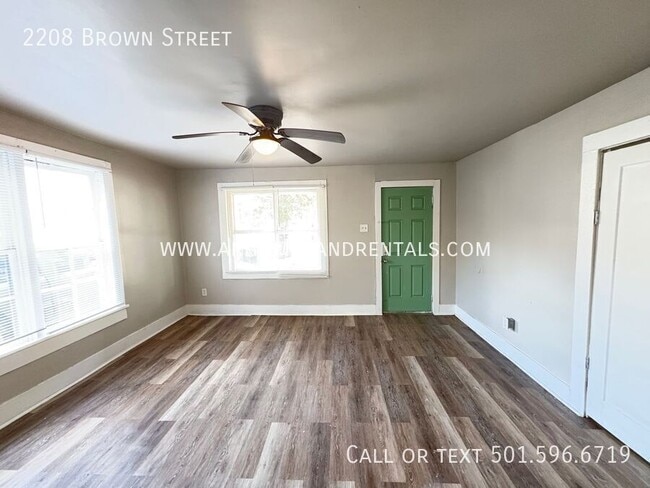 Building Photo - 2208 Brown St