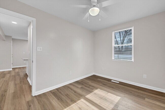 Building Photo - 8 E Preston St