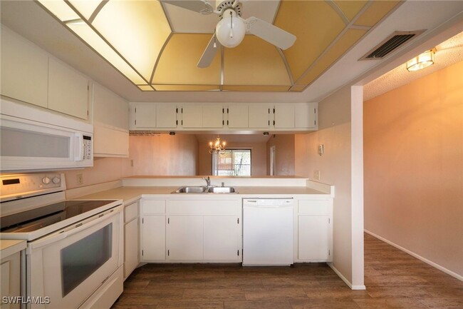 Building Photo - 6300 Sugar Bush Ln